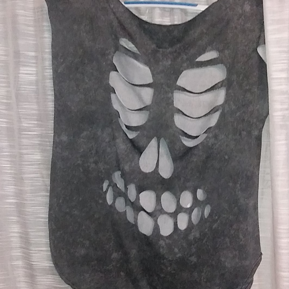 Super fun Skeleton💀N  shirt